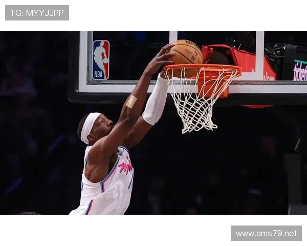 克里斯·波什内线高效挡拆助熱火提升关键时刻得分能力