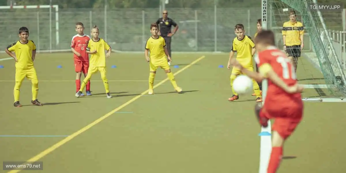 定制你的主队战袍，让支持更有态度！👕❤️